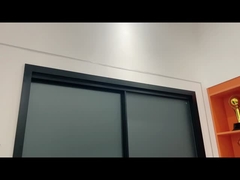 16Extrem schmale Schiebetür